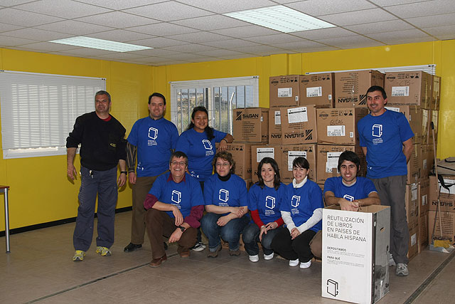 Los voluntarios ambientales recogieron ms de 2 toneladas de libros y material escolar durante la segunda campaña del Proyecto Libro, Foto 2