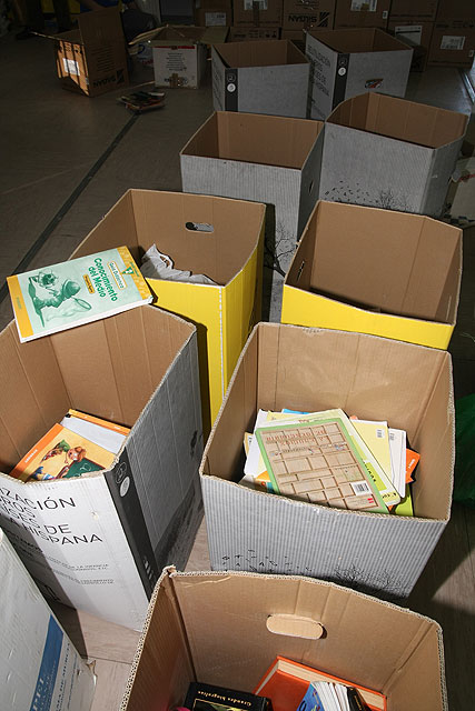 Los voluntarios ambientales recogieron ms de 2 toneladas de libros y material escolar durante la segunda campaña del Proyecto Libro, Foto 4
