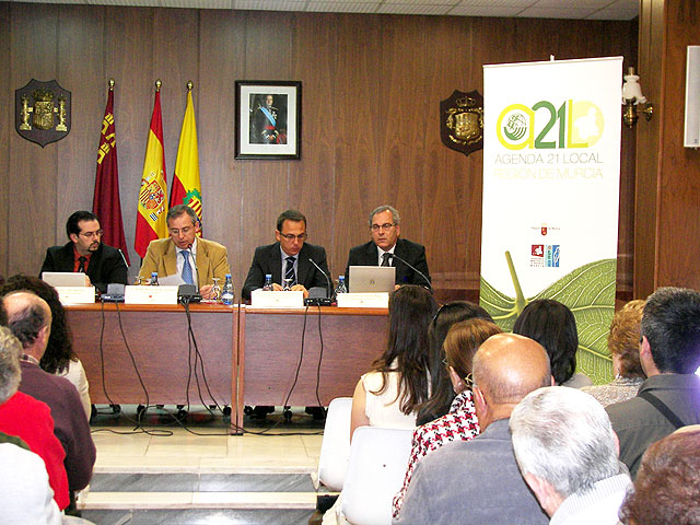 Presentada la Agenda Local 21 para una mayor promoción del medio ambiente del municipio - 1, Foto 1