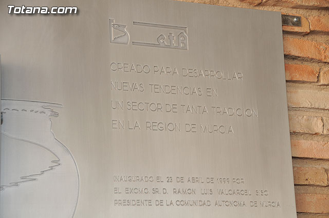 Autoridades municipales visitan el Centro Tecnolgico de la Artesana con motivo del dcimo aniversario de esta sede regional - 6