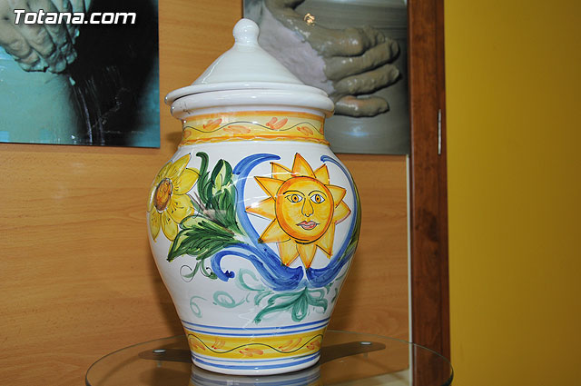 Autoridades municipales visitan el Centro Tecnolgico de la Artesana con motivo del dcimo aniversario de esta sede regional - 26