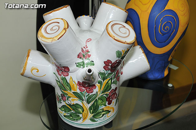 Autoridades municipales visitan el Centro Tecnolgico de la Artesana con motivo del dcimo aniversario de esta sede regional - 27