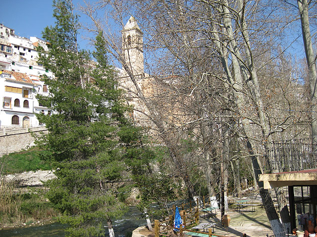 La Asociacin de Amas de Casa y Usuarios 