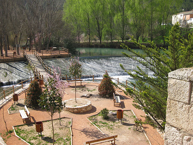 La Asociacin de Amas de Casa y Usuarios 