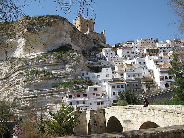 La Asociacin de Amas de Casa y Usuarios 