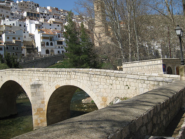 La Asociacin de Amas de Casa y Usuarios 