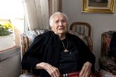 La concejala de la Mujer felicitó ayer en nombre del Ayuntamiento a Josefa Belchí, una vecina de Cartagena que cumplía 103 años