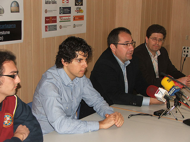 Adrián Vallés apoya al UPCT Racing Team - 1, Foto 1