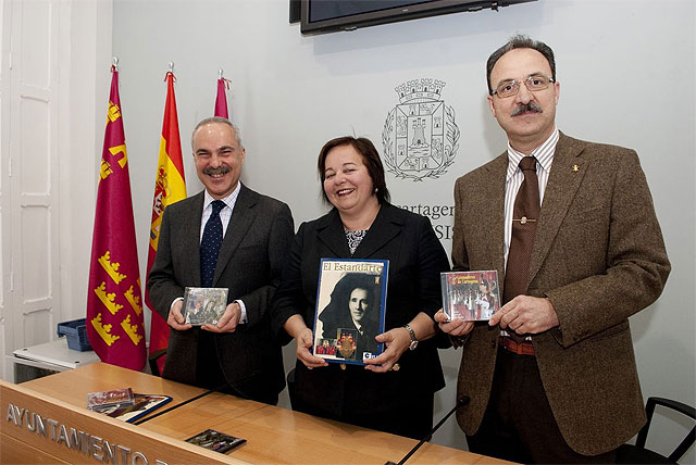 Ayuntamiento y COPE presentan dos CD de Semana Santa y la revista El Estandarte dedicada a Balbino de la Cerra - 1, Foto 1