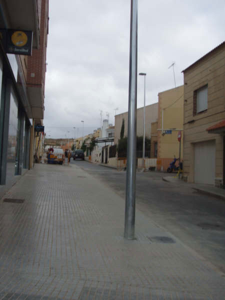 UPyD de Cartagena denuncia la ubicación incorrecta de farolas en una calle de Canteras - 2, Foto 2