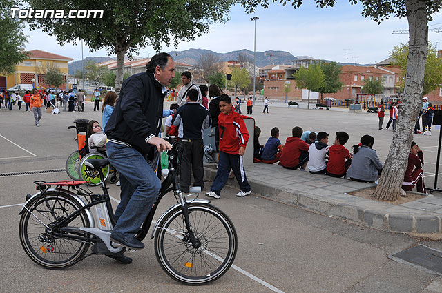 Ms de 700 niños participan en las Jornadas de Juegos Populares y Deportes Alternativos - 6