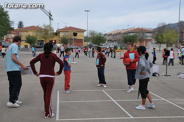 Ms de 700 niños participan en las Jornadas de Juegos Populares y Deportes Alternativos - 9