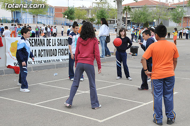 Ms de 700 niños participan en las Jornadas de Juegos Populares y Deportes Alternativos - 11