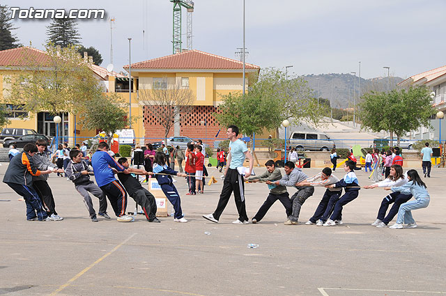 Ms de 700 niños participan en las Jornadas de Juegos Populares y Deportes Alternativos - 40