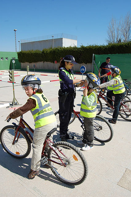 Los escolares se suben a sus bicis para aprender educación vial - 5, Foto 5