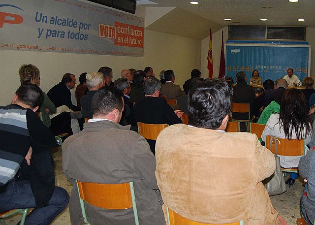 La junta directiva del PP exige al delegado del Gobierno que se ingresen en las arcas municipales los más de 4 millones de euros del fondo local de inversiones del plan “E” de Zapatero, Foto 1