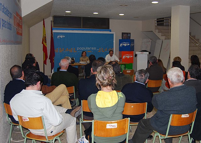 La junta directiva del PP exige al delegado del Gobierno que se ingresen en las arcas municipales los más de 4 millones de euros del fondo local de inversiones del plan “E” de Zapatero, Foto 2