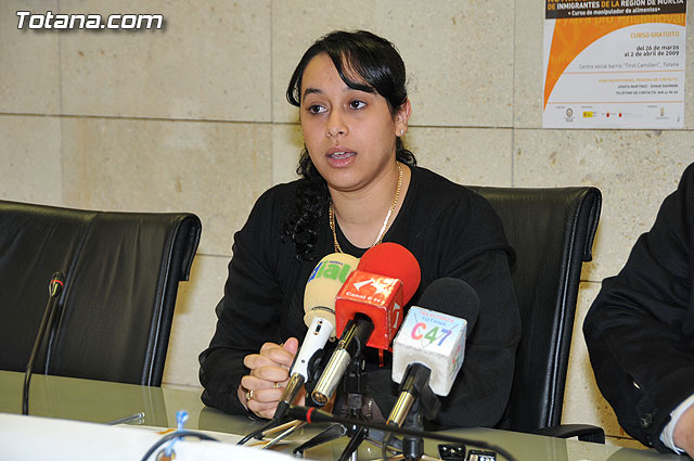 Una decena de actividades que comienzan hoy conmemoran el “Da internacional contra el racismo y la discriminacin racial” - 5