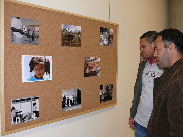 Política Social entrega los premios del concurso de fotografía con motivo de la Semana Intercultural - 3, Foto 3