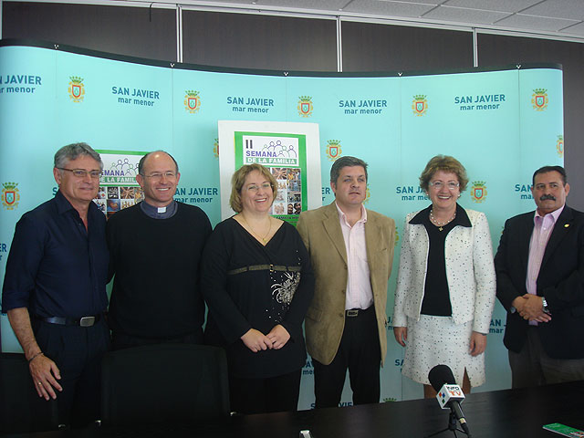 Irene Villa y Amando de Miguel participan en la Semana de la Familia que se celebra la semana próxima en San Javier - 1, Foto 1