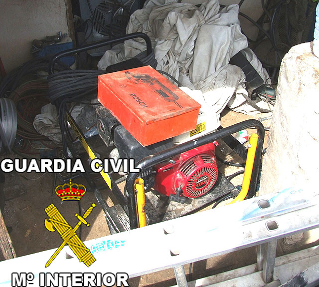 La Guardia Civil recupera gran cantidad de efectos procedentes de numerosos robos en Murcia y Alicante, Foto 4