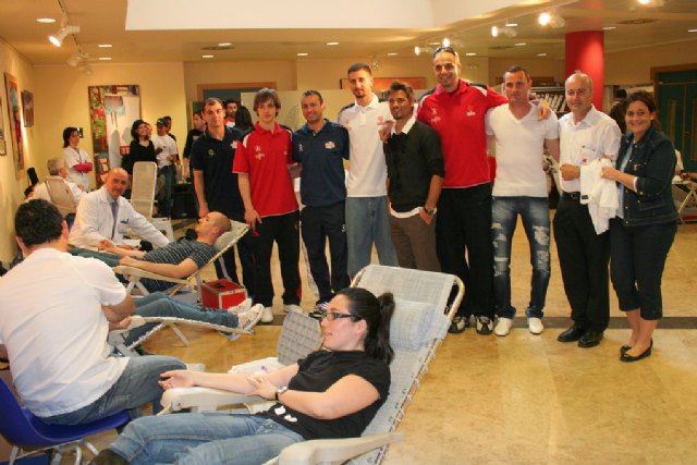 El CB Murcia colabora con la Campaña ‘Tu sangre siempre hace falta’ - 2, Foto 2
