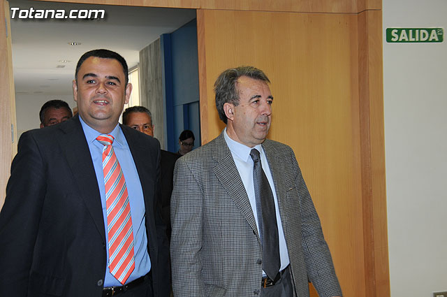 El consejero de Agricultura y el alcalde de Totana presentan el proyecto de instalacin del sistema de tratamiento terciario de la depuradora del municipio - 7