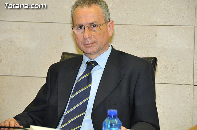 El consejero de Agricultura y el alcalde de Totana presentan el proyecto de instalacin del sistema de tratamiento terciario de la depuradora del municipio - 16