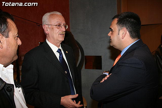 Se presenta la agenda gratuita de Semana Santa “Ser Nazarenos Totana 2009” - 2