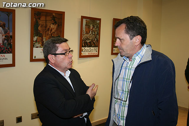 Se presenta la agenda gratuita de Semana Santa “Ser Nazarenos Totana 2009” - 5