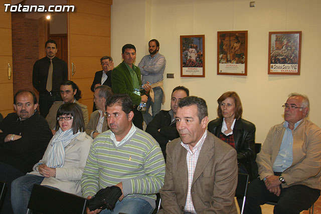 Se presenta la agenda gratuita de Semana Santa “Ser Nazarenos Totana 2009” - 7