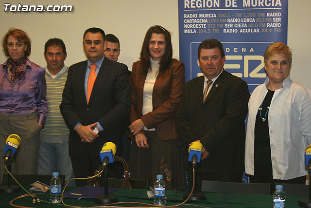 Se presenta la agenda gratuita de Semana Santa “Ser Nazarenos Totana 2009” - 32