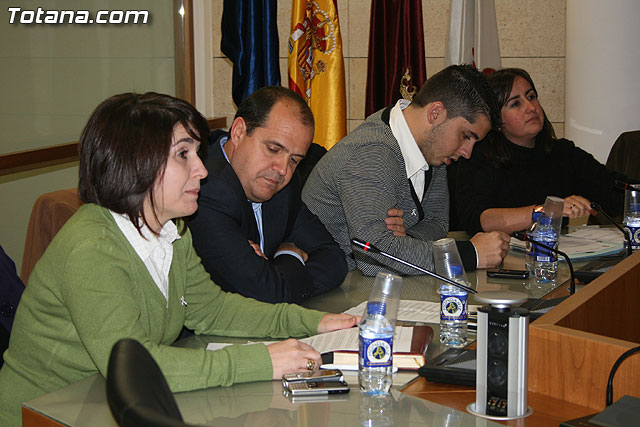 El PP exige al Gobierno de la Nación que tome medidas urgentes porque con la actual tarifación de la luz están perjudicando a cientos de familias de Totana., Foto 1