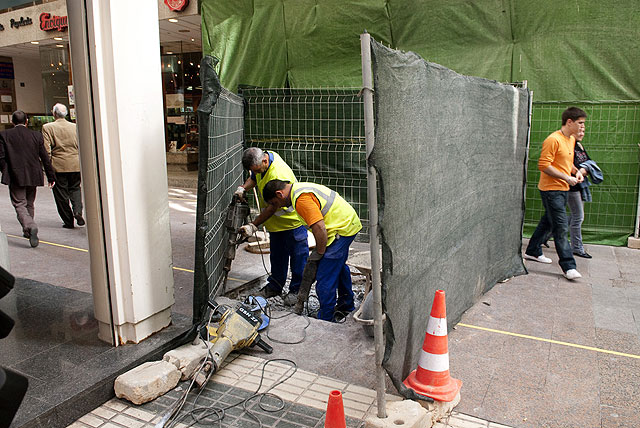 Primeros trabajos de remodelación de las calles Mayor, Comedias y Bodegones - 1, Foto 1