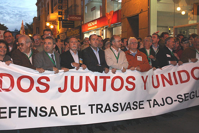 El Gobierno regional exige a Rodríguez Zapatero que “reaccione ante las voces que reclaman la defensa del trasvase Tajo-Segura” - 2, Foto 2