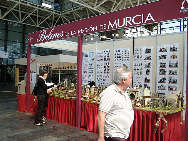 Seis artesanos de la Región exponen sus obras en la ‘Muestra de Belenes y Decoración Navideña’ de la Feria de Valencia - 1, Foto 1