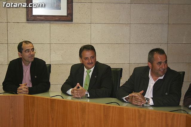 El Ayuntamiento y el Ilustre Cabildo Superior de Procesiones firman el convenio de colaboracin - 9