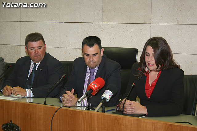 El Ayuntamiento y el Ilustre Cabildo Superior de Procesiones firman el convenio de colaboracin - 12