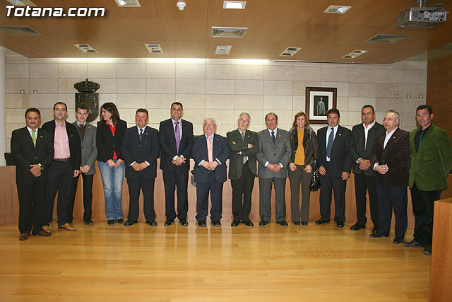 El Ayuntamiento y el Ilustre Cabildo Superior de Procesiones firman el convenio de colaboracin - 17