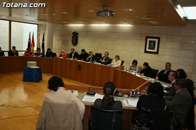 El Pleno abordará más de una veintena de propuestas entre las que destaca la creación del Servicio Municipal de Apoyo al Parado (SEAPA), Foto 1