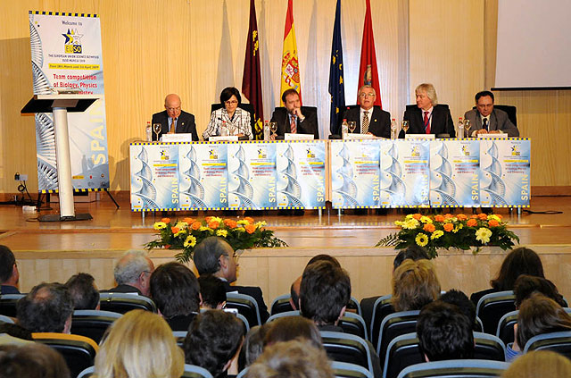 El rector Cobacho y y el consejero Sotoca inauguraron la Olimpiada Científica Europea - 2, Foto 2