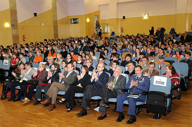 El rector Cobacho y y el consejero Sotoca inauguraron la Olimpiada Científica Europea - 3, Foto 3