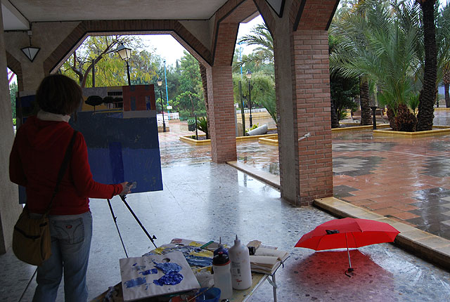 Pese a la lluvia ms de 70 participantes se echan a la calle para participar en el V Certamen de Pintura al aire libre, Foto 3