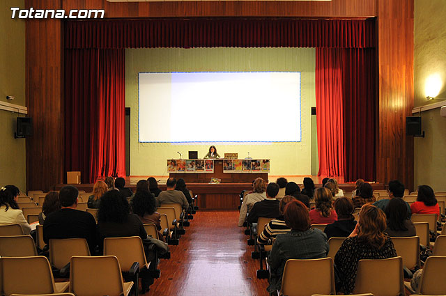 Se clausura el programa de charlas de “La Escuela Municipal de Padres y Madres” - 1