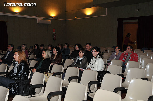 Se clausura el programa de charlas de “La Escuela Municipal de Padres y Madres” - 2