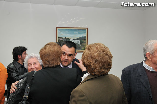 El alcalde y el concejal de Bienestar Social entregan los 75 carns a los socios del Centro de Personas Mayores de “El Paretn-Cantareros” - 33