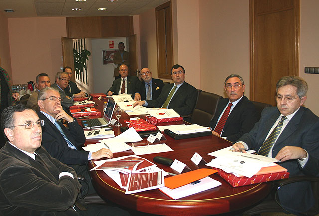 La Comunidad solicitará al Gobierno central que priorice el Eje Ferroviario de Mercancías durante la Presidencia española de la UE - 1, Foto 1