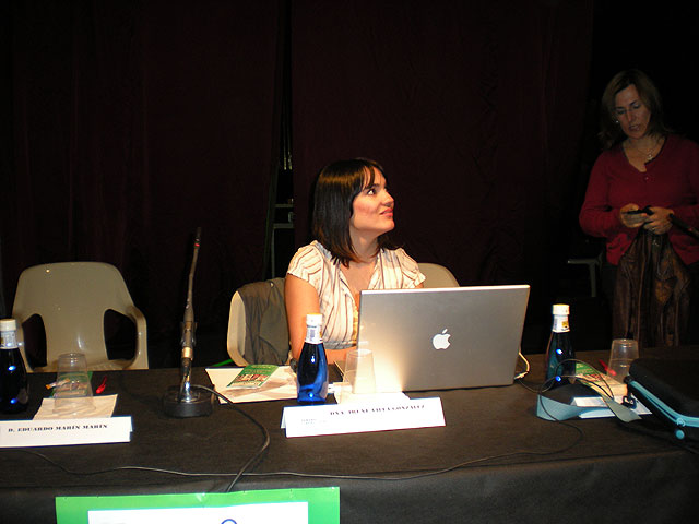 Irene Villa  habla sobre las claves para la superación personal a partir de su propia experiencia vital - 1, Foto 1