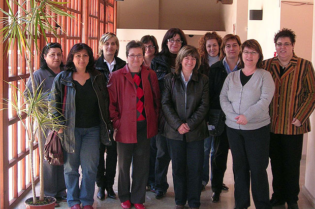 Mujeres emprendedoras asisten a un curso sobre creación de empresas - 1, Foto 1