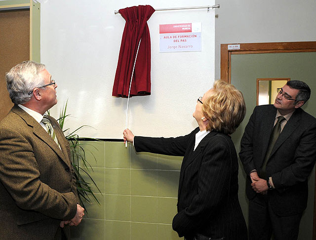La Universidad de Murcia da el nombre del antiguo gerente fallecido a un aula de formación del personal - 1, Foto 1